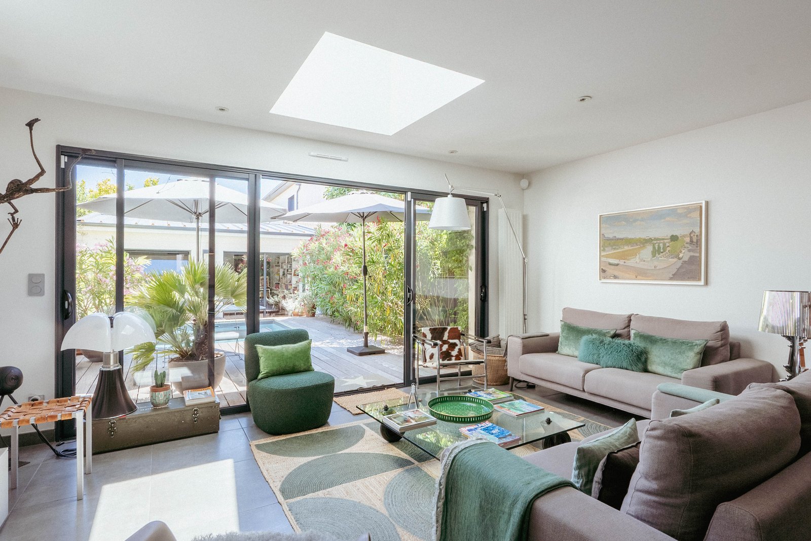 Living room opening onto the terrace and pool