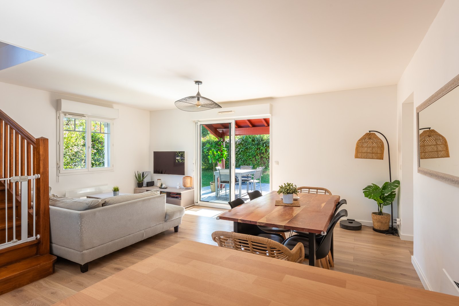 Living room open to the terrace and garden
